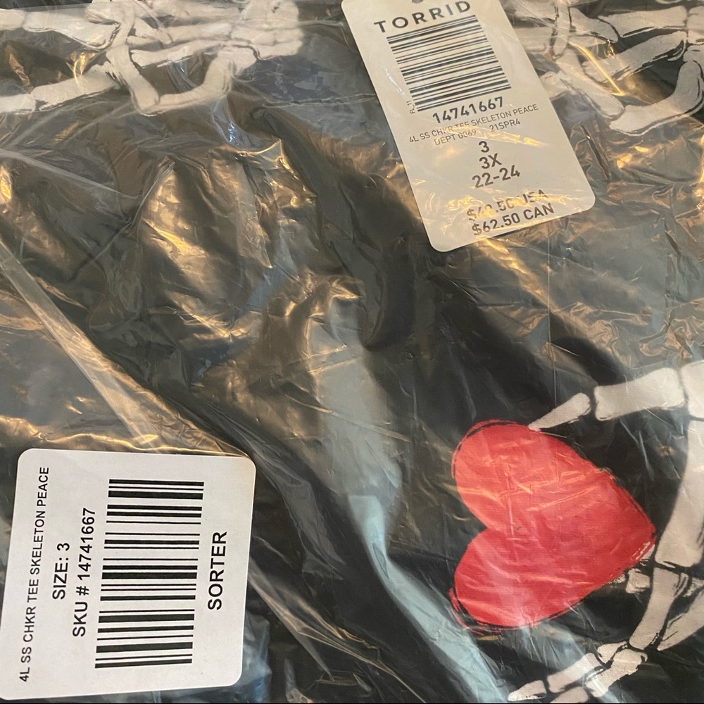 NWT TORRID Lovesick Skeleton Peace Choker Tee - Picture 7 of 7